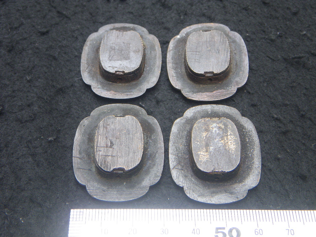 建具 金具 20g 32x39㎜ 4枚 時代物 家具 箪笥 襖 引手 鍔型 引き 建具 金具 20g 32x39㎜ 4枚 時代物 家具 箪笥 襖 引手 鍔型 引き