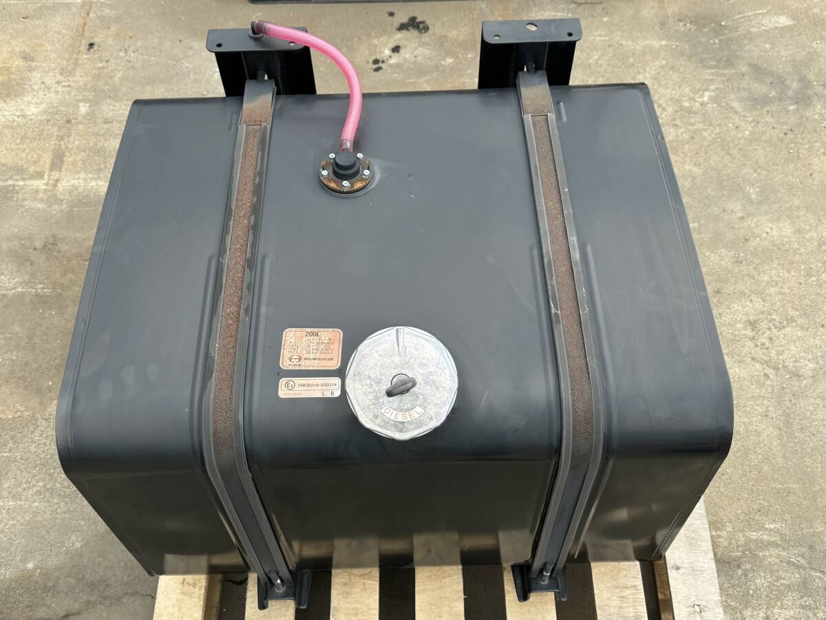 Yahoo!オークション - l52 日野 燃料タンク サブタンク 200L タイプ4 Yahoo!オークション - l52 日野 燃料タンク サブタンク 200L タイプ4