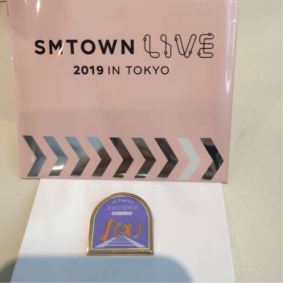 SMTOWN LIVE 2019 IN TOKYO f(x) ランダム ピンバッチ バッジ バッヂ POP UP STORE 公式グッズ エフエックス エプ ポップ アップ ストア_画像1