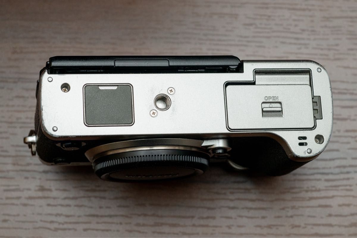 シャッター回数少】富士フイルム X-T3 ボディ シルバー(純正 シャッター回数少】富士フイルム X-T3 ボディ シルバー(純正