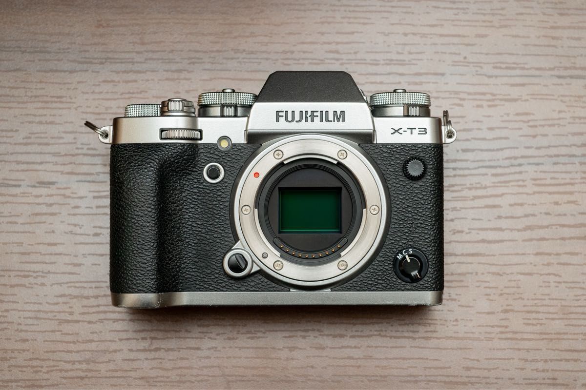 シャッター回数少】富士フイルム X-T3 ボディ シルバー(純正 シャッター回数少】富士フイルム X-T3 ボディ シルバー(純正