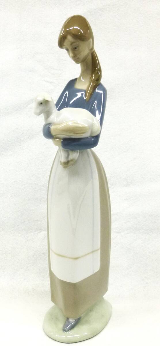 A1100-4/LLADRO/リヤドロ/子羊を抱く少女/フィギュリン/陶人形 A1100-4/LLADRO/リヤドロ/子羊を抱く少女/フィギュリン/陶人形