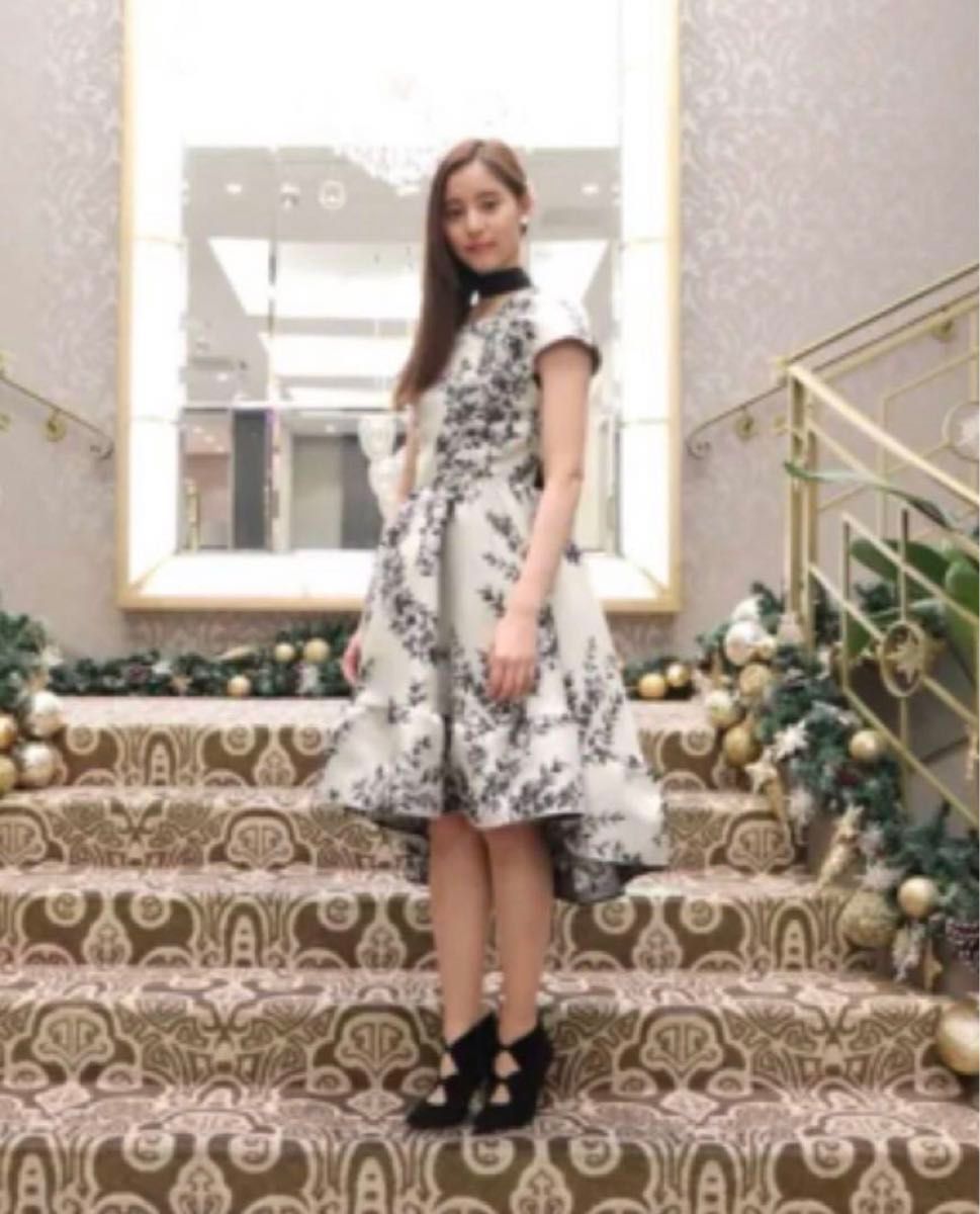 完売品 FENDI フェンディ 新木優子着用 フローラルジャガード 完売品 FENDI フェンディ 新木優子着用 フローラルジャガード