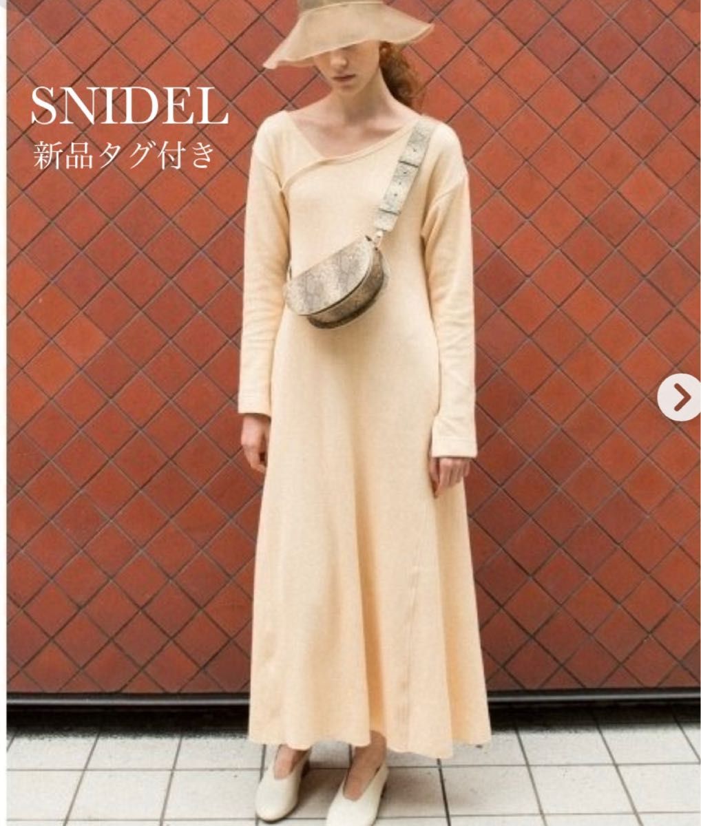 新品タグ付き SNIDEL オーガニックリブワンピース スナイデル 新品タグ付き SNIDEL オーガニックリブワンピース スナイデル