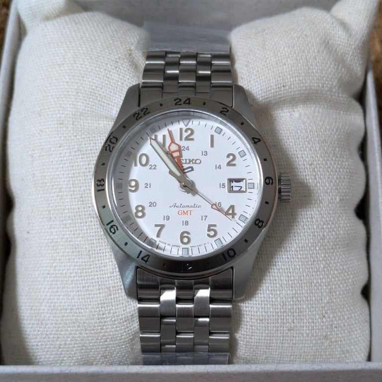 新品未使用】SBSC009 SEIKO 5sports 自動巻き 日本限定モデル 新品未使用】SBSC009 SEIKO 5sports 自動巻き 日本限定モデル