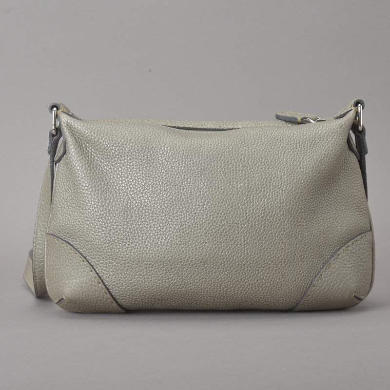未使用 FENDI フェンディ セレリア ショルダーバッグ レザー 未使用 FENDI フェンディ セレリア ショルダーバッグ レザー