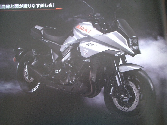 スズキ　刀　KATANA　1000cc　型式；2BL-GT79B　2019.5　12ページ　アクセサリーカタログ付き_画像2