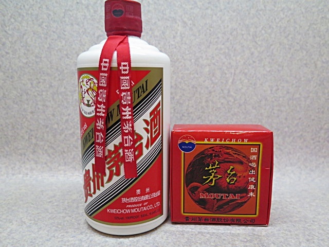 【古酒】貴州茅台酒 マオタイ酒 天女ラベル 2015 陶器ボトル 【古酒】貴州茅台酒 マオタイ酒 天女ラベル 2015 陶器ボトル