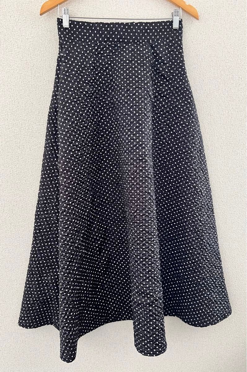 極美品】coca エンボス ドット柄 フレアスカート 完売品|Yahoo 極美品】coca エンボス ドット柄 フレアスカート 完売品|Yahoo