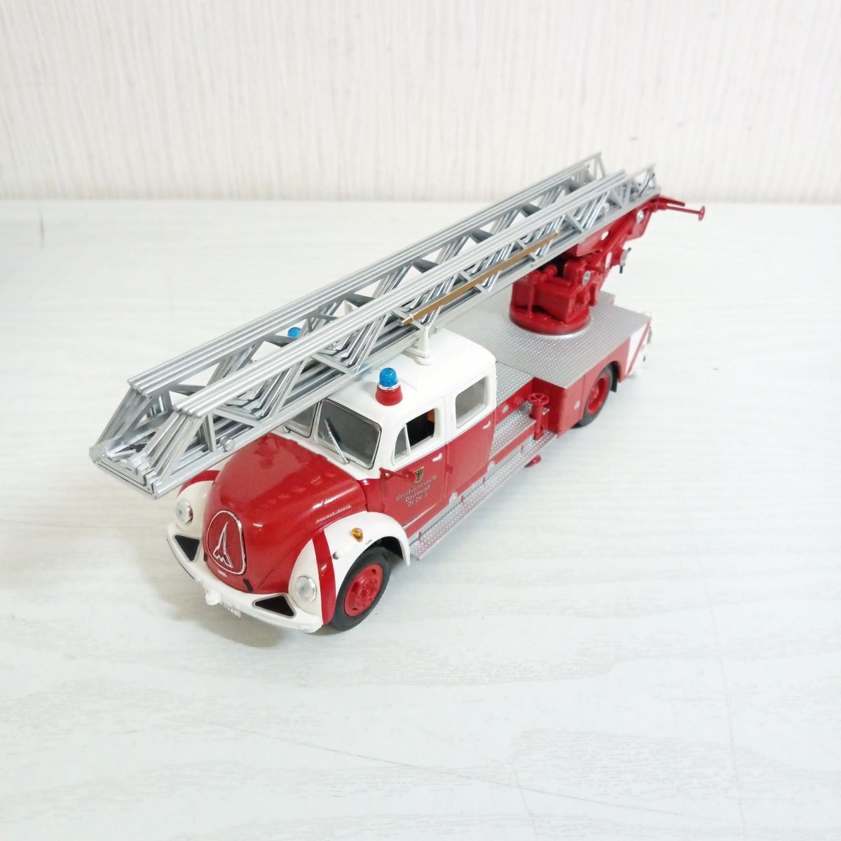 s26[80]1 jpy ~ Minichamps 1/43 minicar MAGIRUS DEUTZ MERKUR DL30 Magi rus fire-engine ladder car 