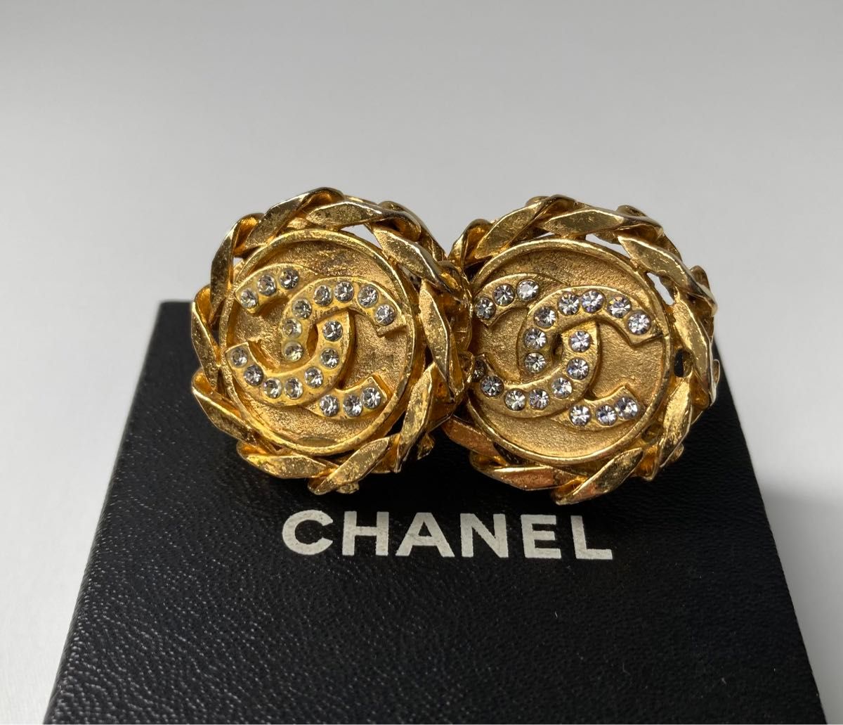 シャネル CHANEL ピアス ロゴ ゴールド/ブラウン 99A シャネル CHANEL ピアス ロゴ ゴールド/ブラウン 99A