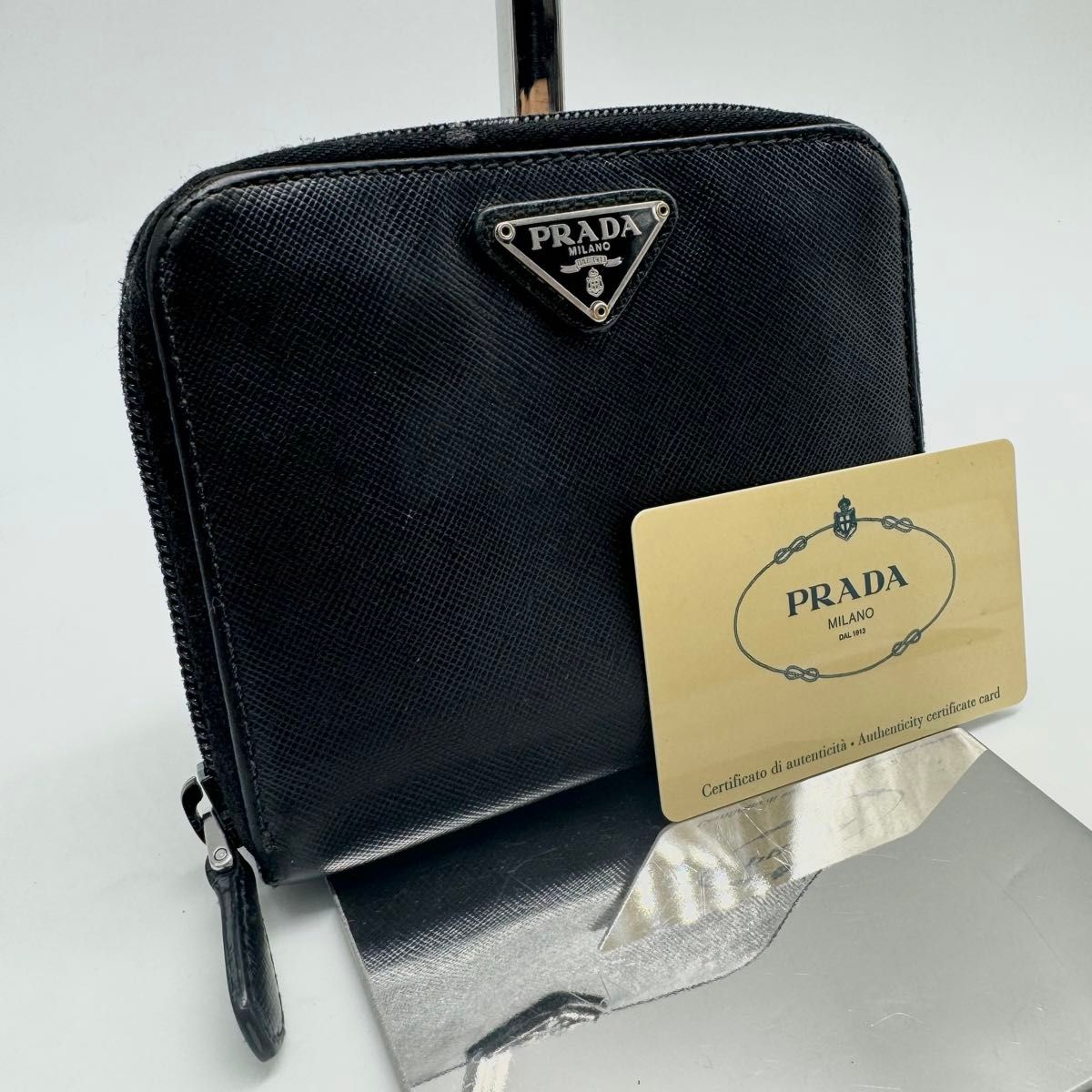 ギャランティーカード付】PRADA プラダ 二つ折り財布 ギャランティーカード付】PRADA プラダ 二つ折り財布