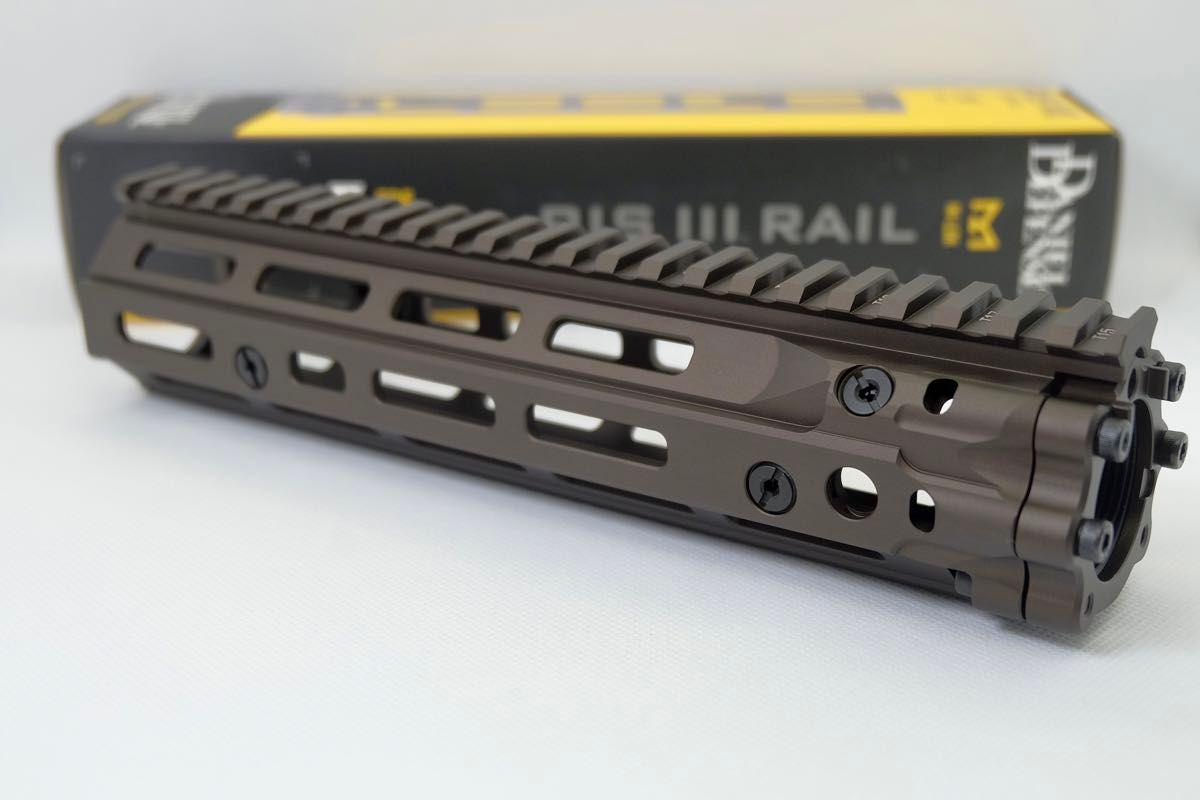ダニエルディフェンス レプリカハンドガード LDT Daniel Defense RISⅢハンドガード 9 5インチ FDE M-LOK