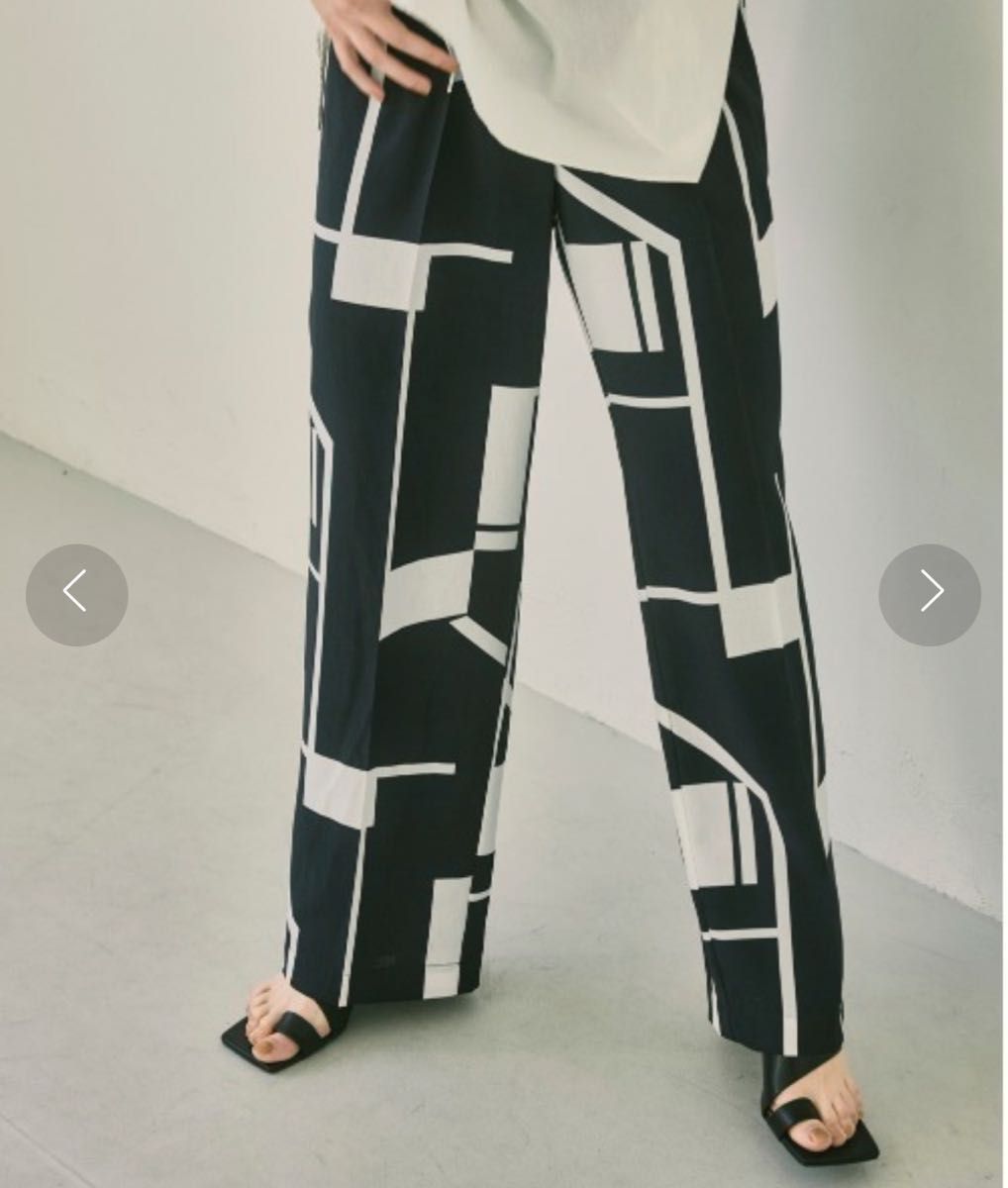 TODAYFUL Geometric Tuck Trousers 36|Yahoo!フリマ(旧PayPay TODAYFUL Geometric Tuck Trousers 36|Yahoo!フリマ(旧PayPay