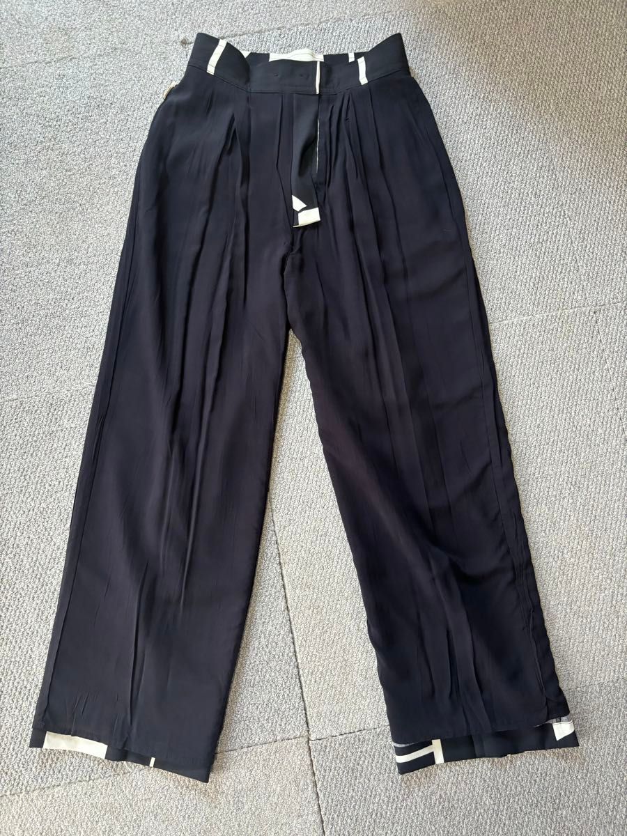 TODAYFUL Geometric Tuck Trousers 36|Yahoo!フリマ(旧PayPay TODAYFUL Geometric Tuck Trousers 36|Yahoo!フリマ(旧PayPay