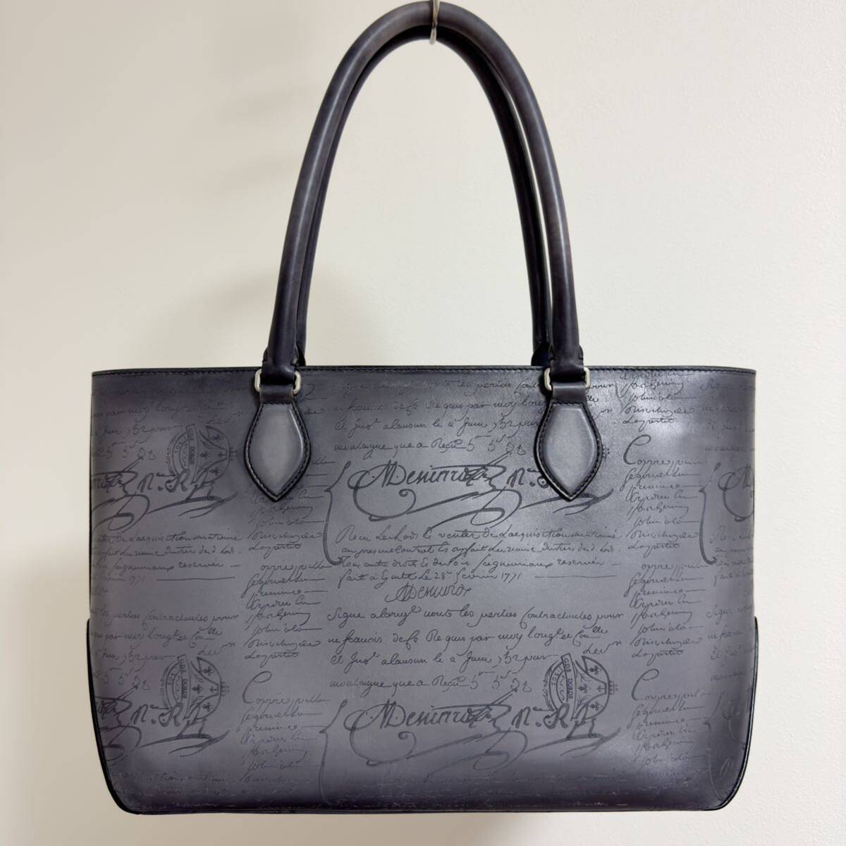 極美品 定価49万円 ベルルッティ トゥジュールミニ 極美品 定価49万円 ベルルッティ トゥジュールミニ
