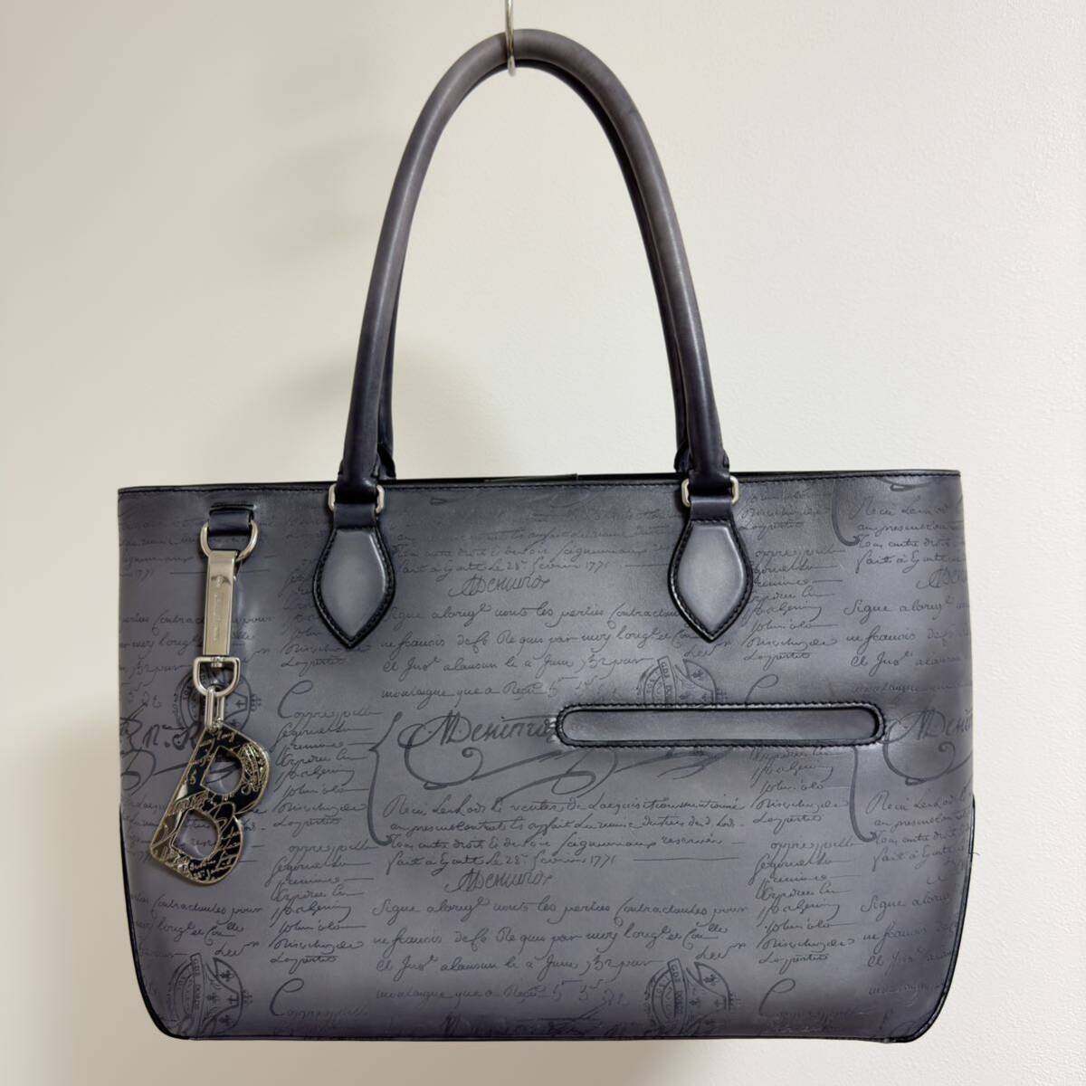 極美品 定価49万円 ベルルッティ トゥジュールミニ 極美品 定価49万円 ベルルッティ トゥジュールミニ