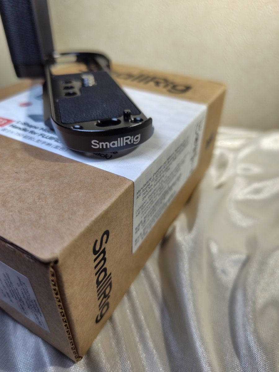 新品同様】フジフィルムX-T50専用 SmallRig シリコングリップ 新品同様】フジフィルムX-T50専用 SmallRig シリコングリップ