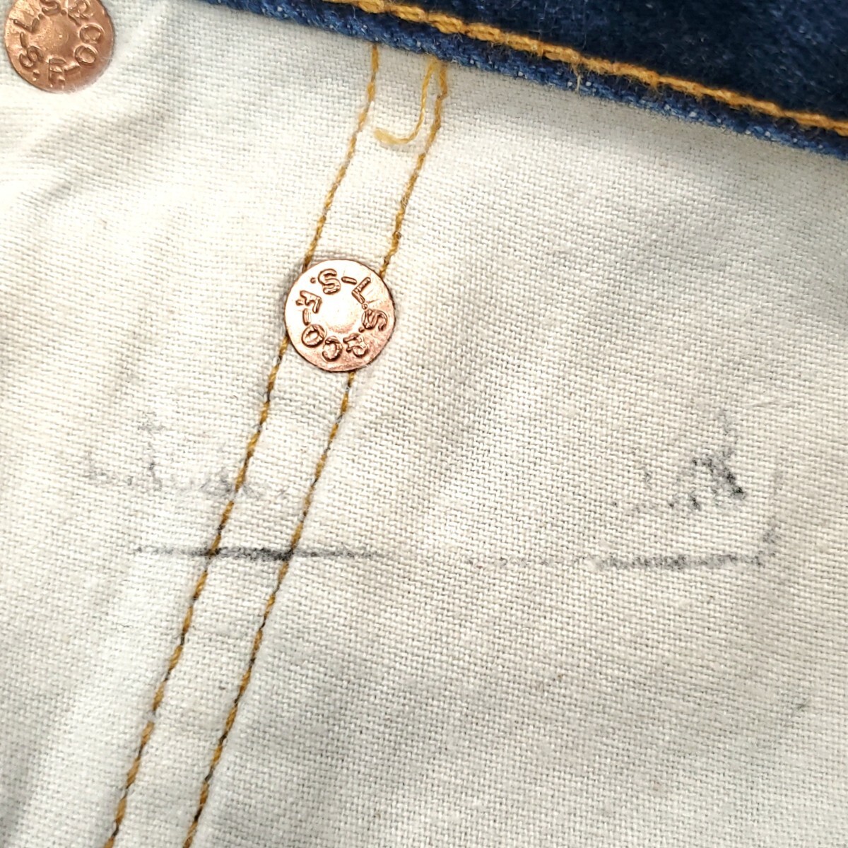 珍品バレンシア製 W32 Levi's 201XX 555ビンテージ復刻ジーンズ 珍品バレンシア製 W32 Levi's 201XX 555ビンテージ復刻ジーンズ
