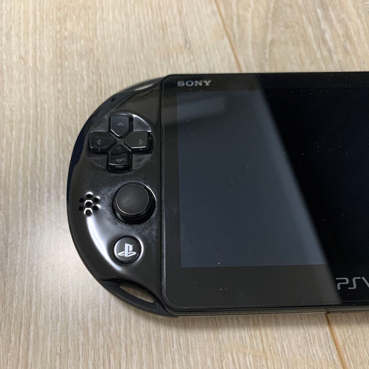 PlayStation Vita (PCH-2000シリーズ) Wi-Fiモデル ブラック PlayStation Vita (PCH-2000シリーズ) Wi-Fiモデル ブラック