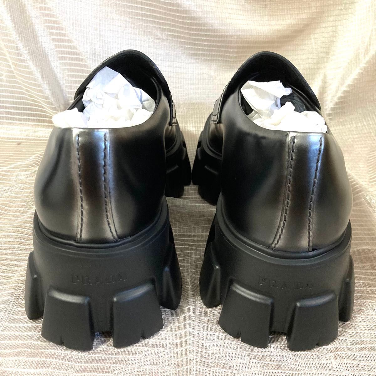 新品 未使用品 PRADAプラダ モノリス ローファー 2DE129 新品 未使用品 PRADAプラダ モノリス ローファー 2DE129