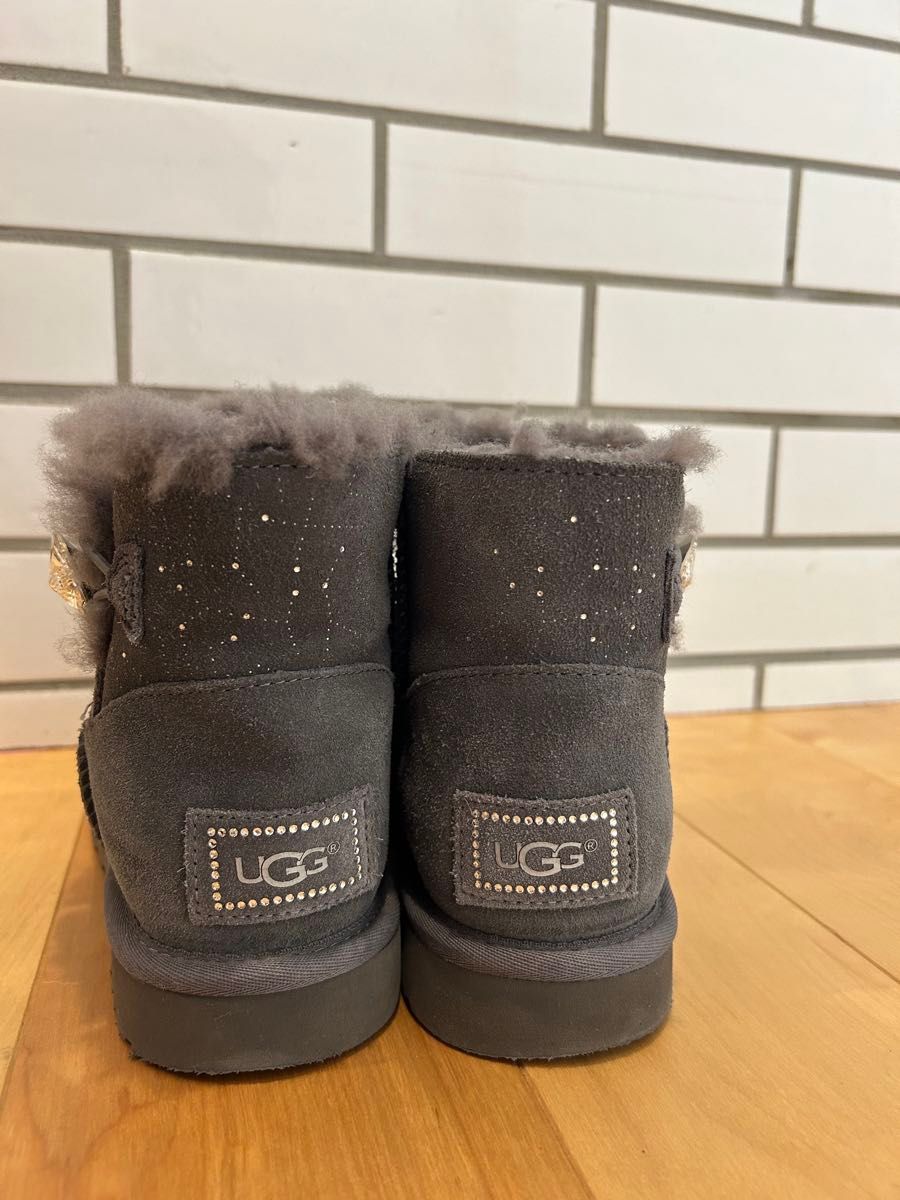 速達可】UGG × スワロフスキー ムートン ブーツ|Yahoo!フリマ 速達可】UGG × スワロフスキー ムートン ブーツ|Yahoo!フリマ