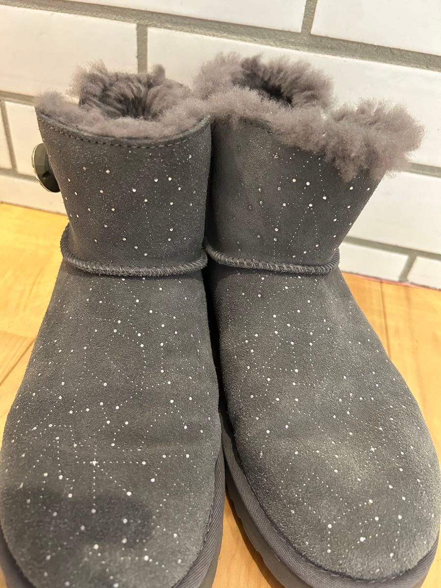 速達可】UGG × スワロフスキー ムートン ブーツ|Yahoo!フリマ 速達可】UGG × スワロフスキー ムートン ブーツ|Yahoo!フリマ