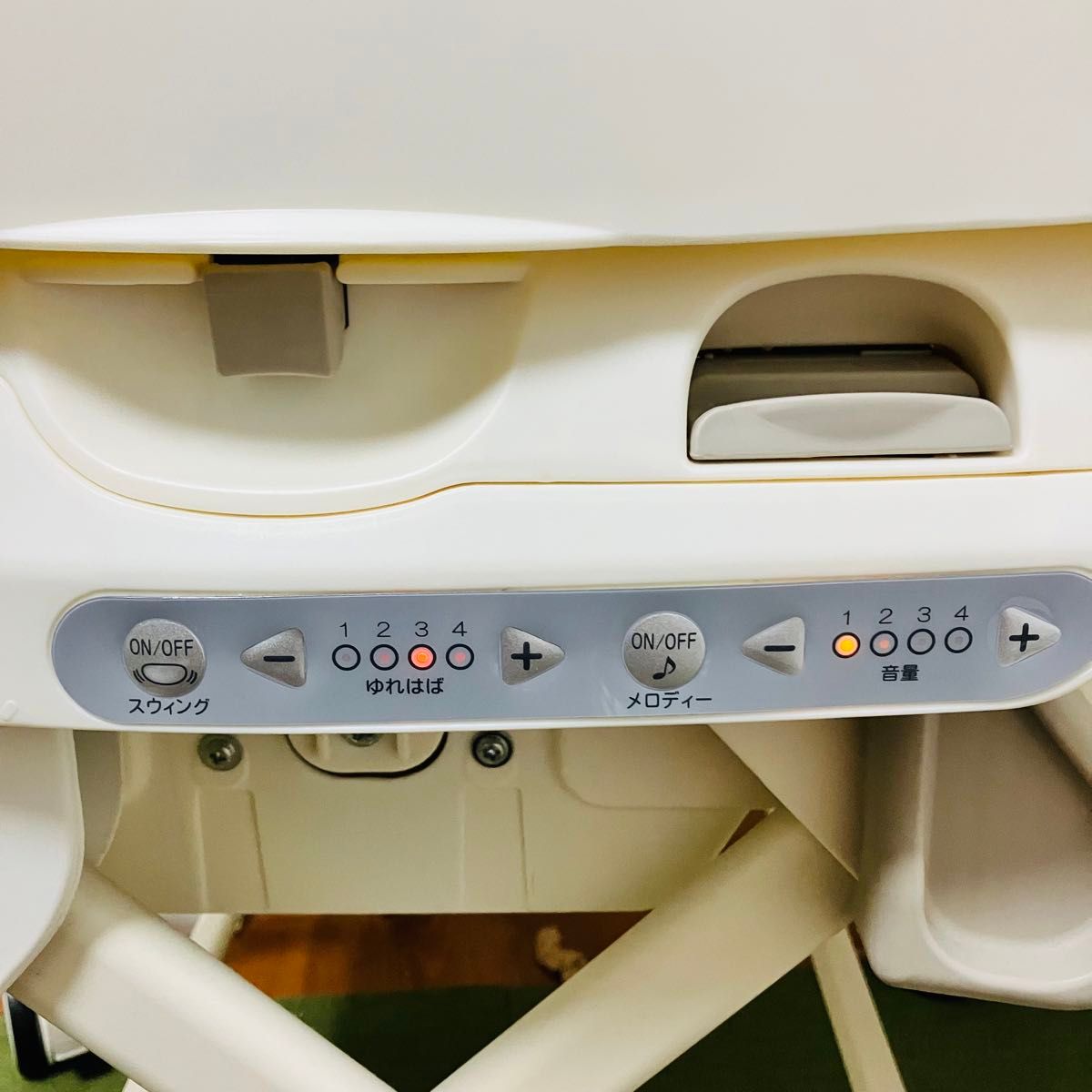 美品】 コンビ ネムリラ4キャス オートスイング 電動ハイ 美品】 コンビ ネムリラ4キャス オートスイング 電動ハイ