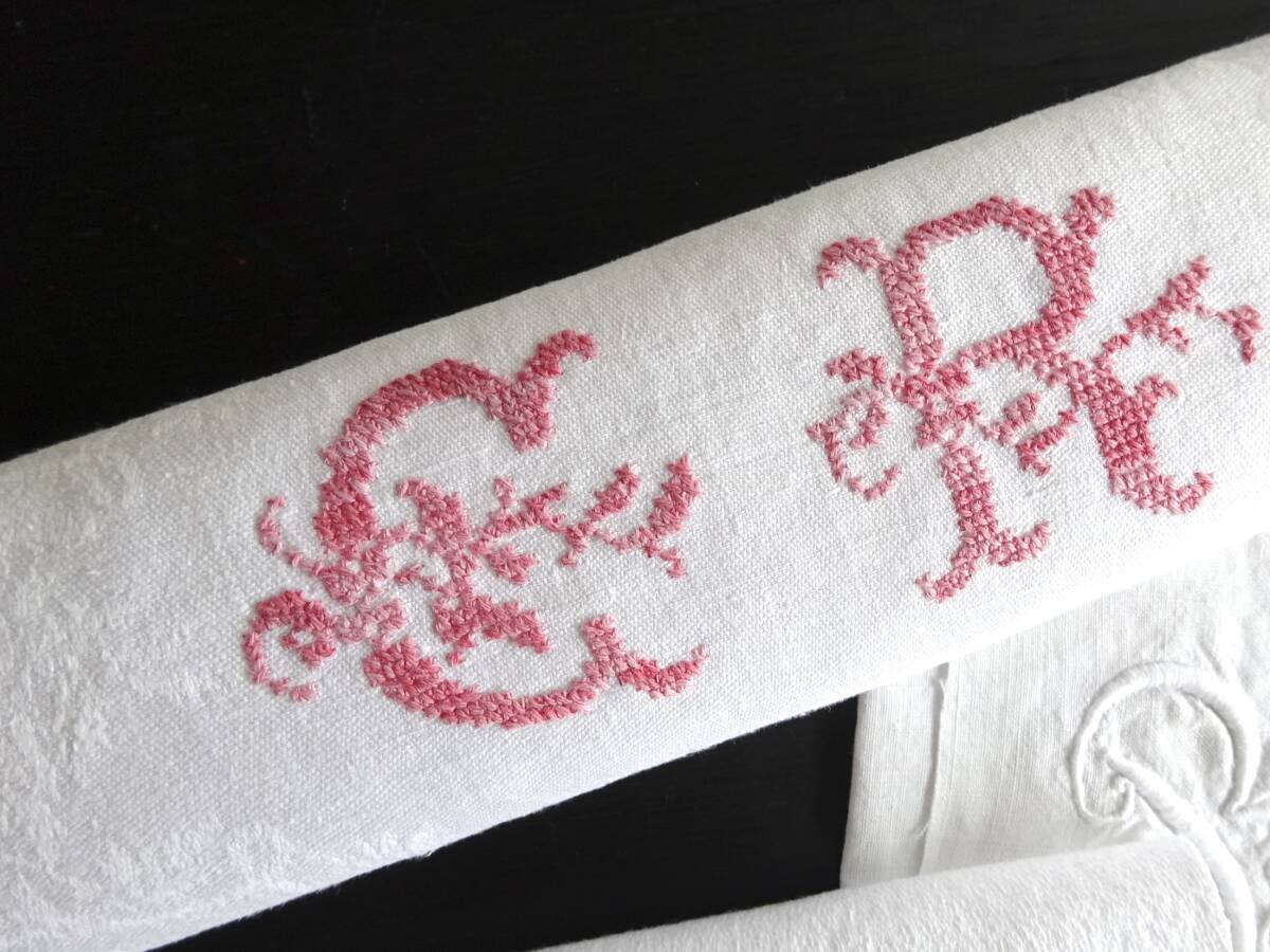 1900年初期 フランス 刺繍 立体 赤糸 モノグラム イニシャル 1900年初期 フランス 刺繍 立体 赤糸 モノグラム イニシャル