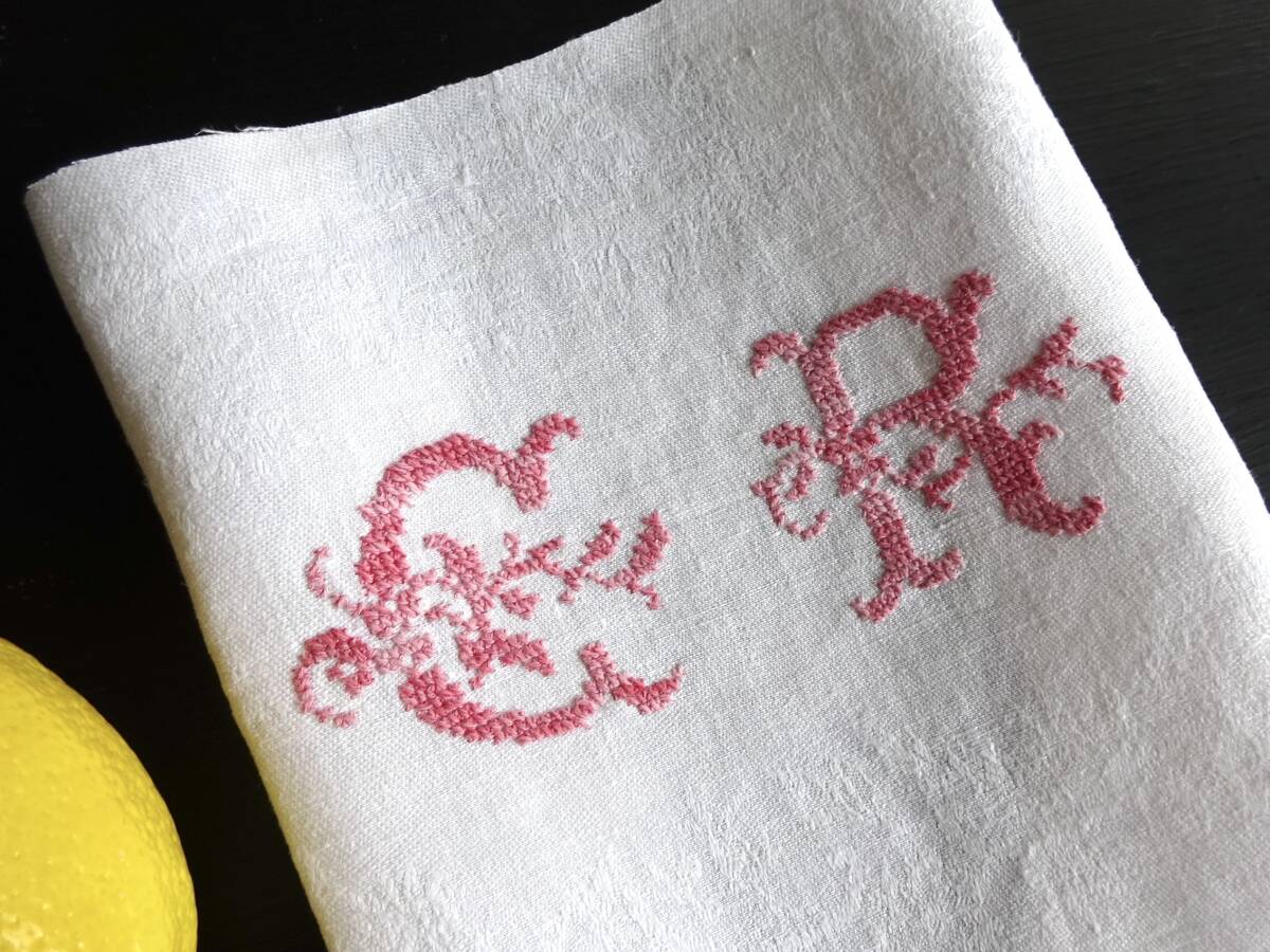 1900年初期 フランス 刺繍 立体 赤糸 モノグラム イニシャル 1900年初期 フランス 刺繍 立体 赤糸 モノグラム イニシャル