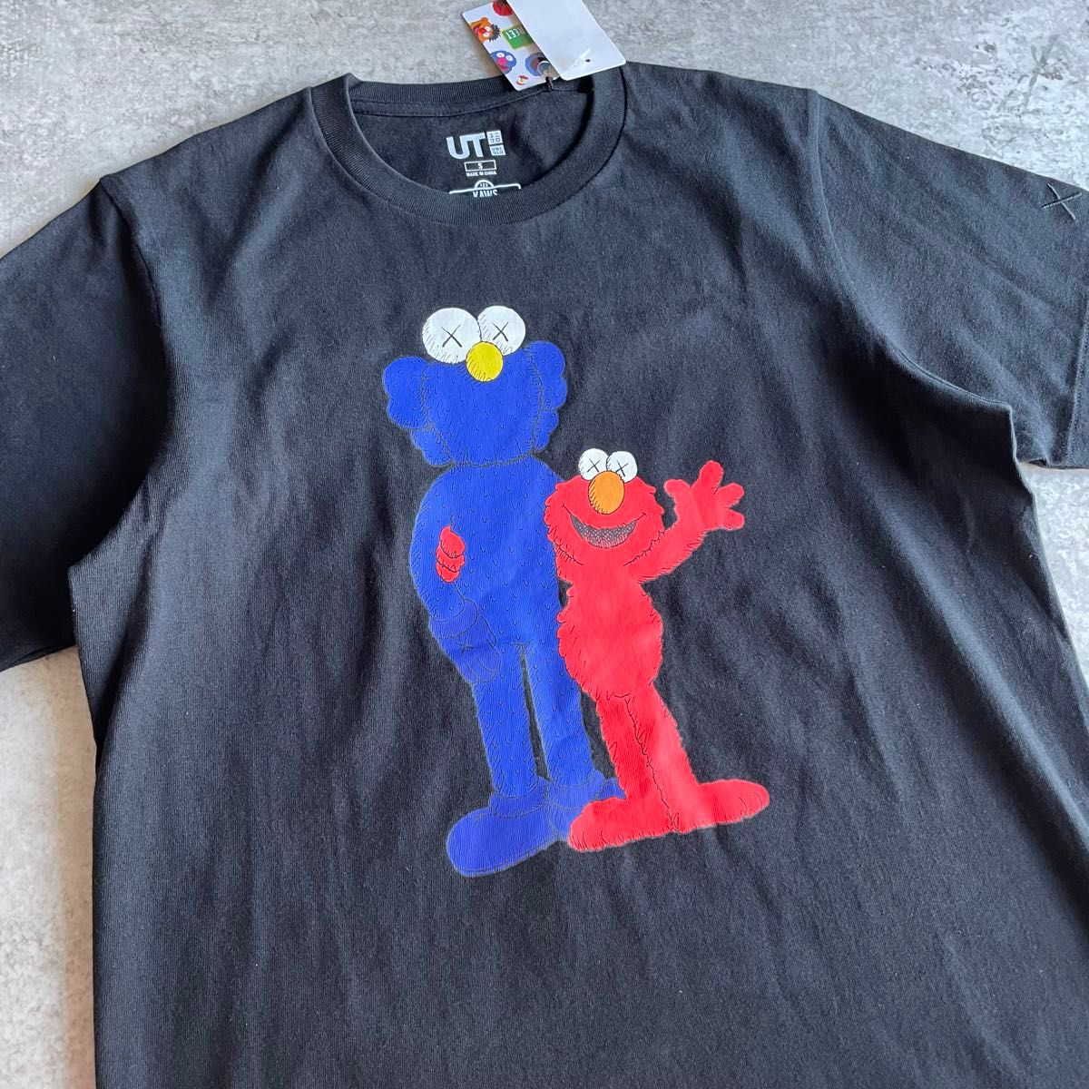 新品未使用 UNIQLO KAWS ユニクロ カウズ セサミストリート UT
