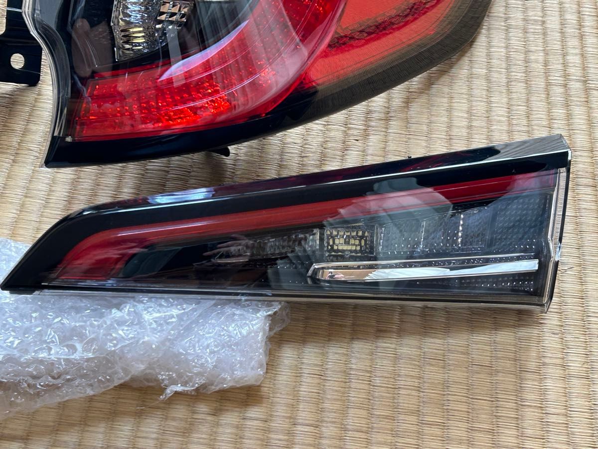 トヨタ カローラツーリング 前期 テールランプ 左右セット LED トヨタ カローラツーリング 前期 テールランプ 左右セット LED