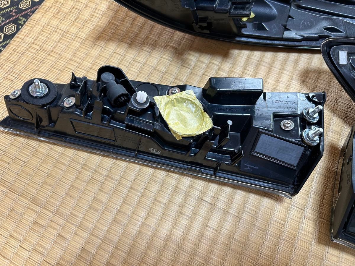 トヨタ カローラツーリング 前期 テールランプ 左右セット LED トヨタ カローラツーリング 前期 テールランプ 左右セット LED