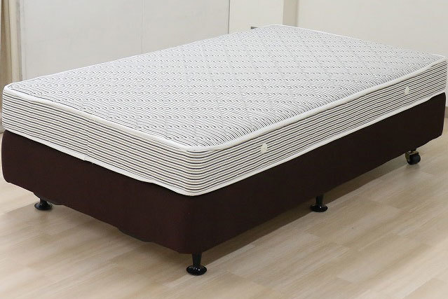 在庫限り 新品未使用アウトレット品 ストライプ柄のボンネル 在庫限り 新品未使用アウトレット品 ストライプ柄のボンネル