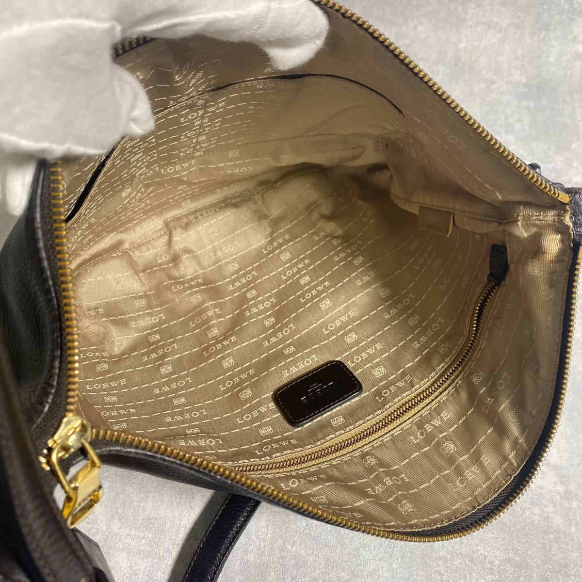 美品】ロエベ ヘリテージ ショルダーバッグ ダークブラウン 美品】ロエベ ヘリテージ ショルダーバッグ ダークブラウン