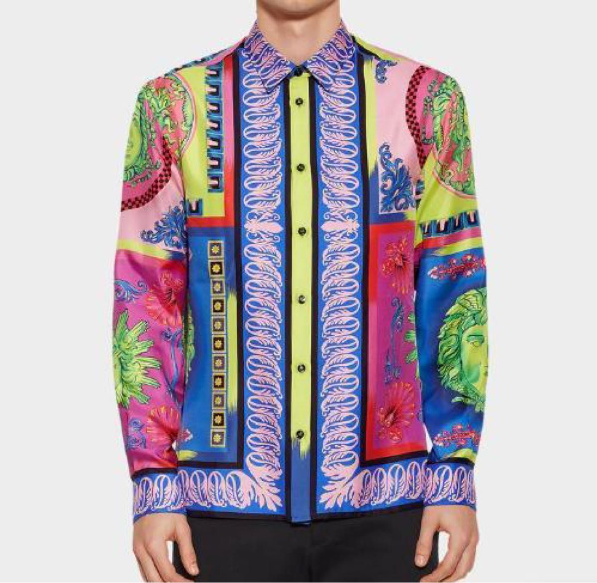 激レア【極美品】VERSACE ヴェルサーチ シャツ 長袖 総柄 シルク 激レア【極美品】VERSACE ヴェルサーチ シャツ 長袖 総柄 シルク