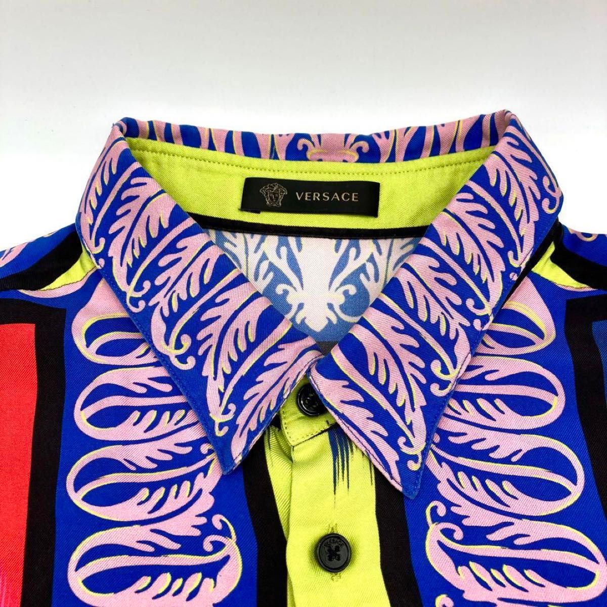 激レア【極美品】VERSACE ヴェルサーチ シャツ 長袖 総柄 シルク 激レア【極美品】VERSACE ヴェルサーチ シャツ 長袖 総柄 シルク