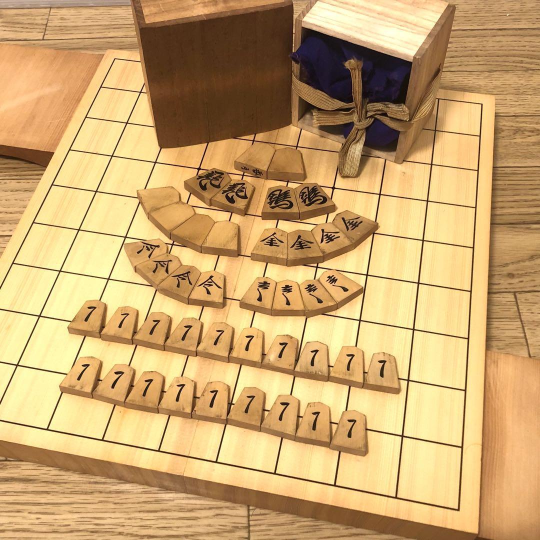 激レア希少将棋駒 年代品 名匠香月作 草書彫 手彫り 高級駒 余り 激レア希少将棋駒 年代品 名匠香月作 草書彫 手彫り 高級駒 余り