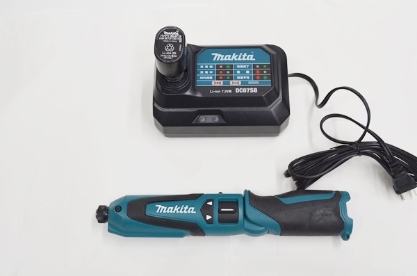 美品 makita マキタ TD021D ペンインパクトドライバ バッテリ1個 充電器