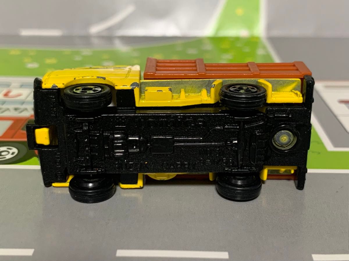 トミカ NO 39 スズキ キャリィ 家畜運搬車 日本製|Yahoo!フリマ トミカ NO 39 スズキ キャリィ 家畜運搬車 日本製|Yahoo!フリマ