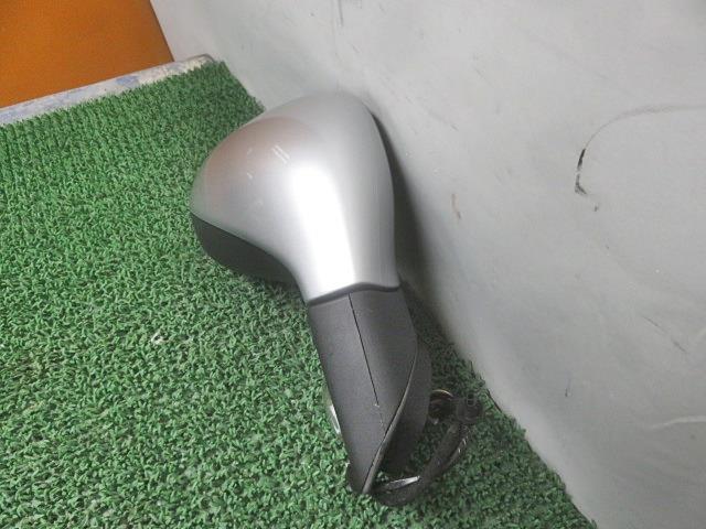 [中古] H23/5 プジョー 207 ABA-A7W5F01 右ドアミラー 360183