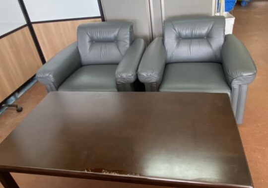 福岡発 東洋スチール グレー色 応接4点セット 3人掛けW190㎝ 1人 福岡発 東洋スチール グレー色 応接4点セット 3人掛けW190㎝ 1人