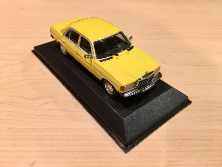 新品 オリジナルパッケージ付き 希少！1/43 ミニチャンプス メルセデス ベンツ W123 230E 1982年 イエロー 世界限定500個_画像5