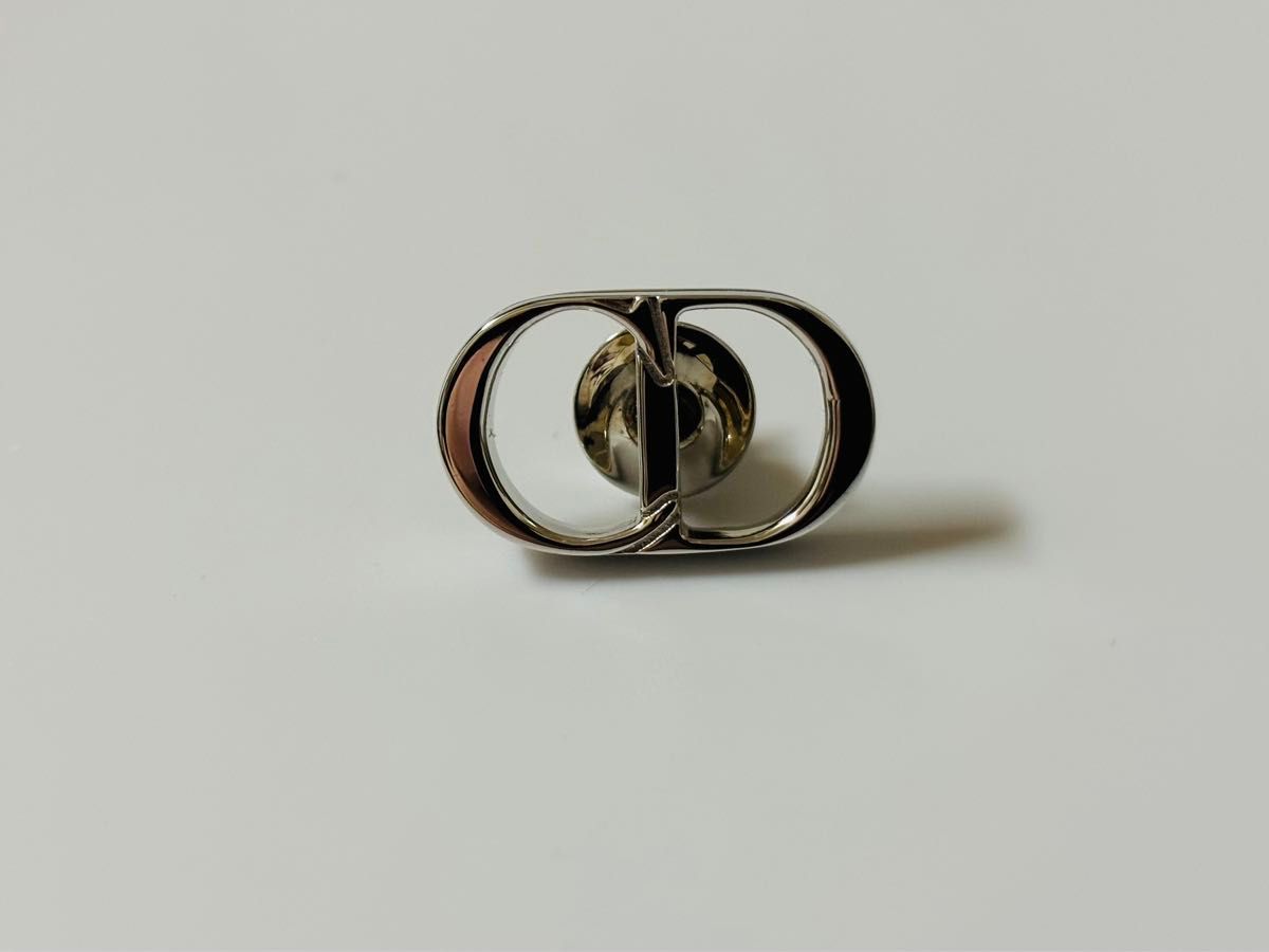 新品未使用】DIOR CD ICON ブローチ|Yahoo!フリマ(旧PayPay 新品未使用】DIOR CD ICON ブローチ|Yahoo!フリマ(旧PayPay