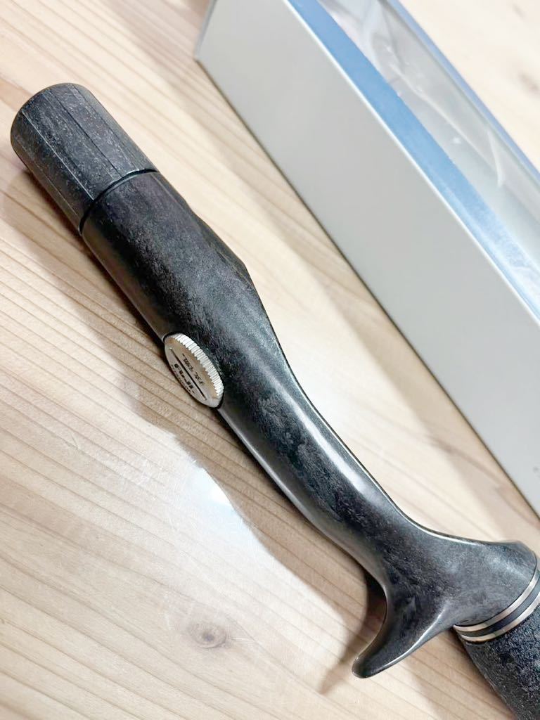 未使用 技徳フジグリップ カーボンキャスティングハンドル 未使用 技徳フジグリップ カーボンキャスティングハンドル