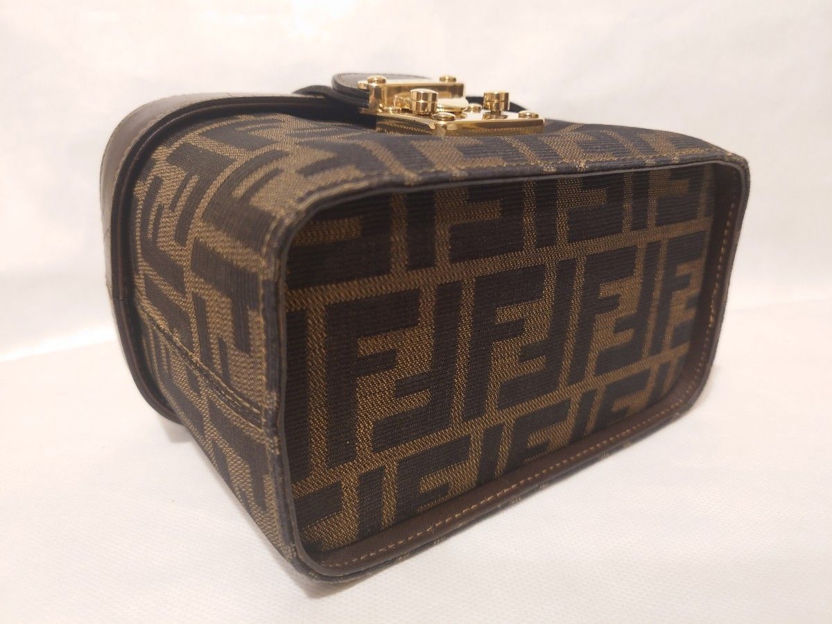 美品 FENDI フェンディ ズッカ バニティ ハンドバッグ 美品 FENDI フェンディ ズッカ バニティ ハンドバッグ