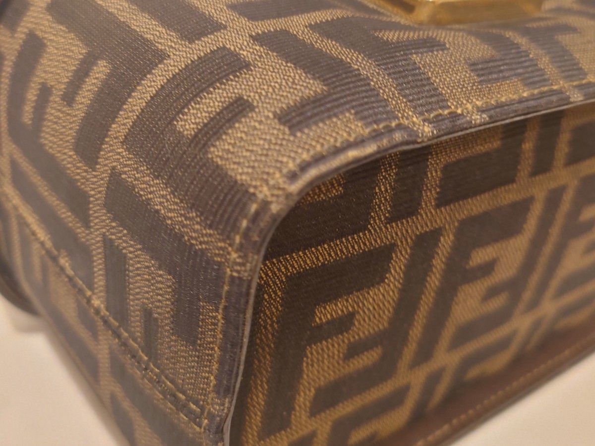 美品 FENDI フェンディ ズッカ バニティ ハンドバッグ 美品 FENDI フェンディ ズッカ バニティ ハンドバッグ