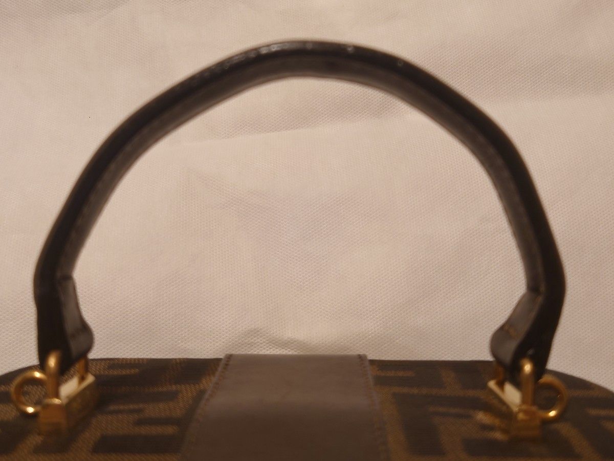美品 FENDI フェンディ ズッカ バニティ ハンドバッグ 美品 FENDI フェンディ ズッカ バニティ ハンドバッグ