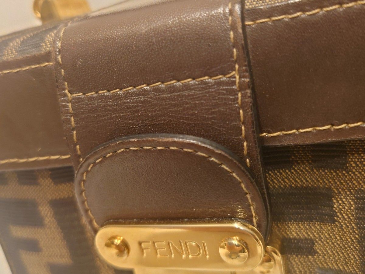 美品 FENDI フェンディ ズッカ バニティ ハンドバッグ 美品 FENDI フェンディ ズッカ バニティ ハンドバッグ