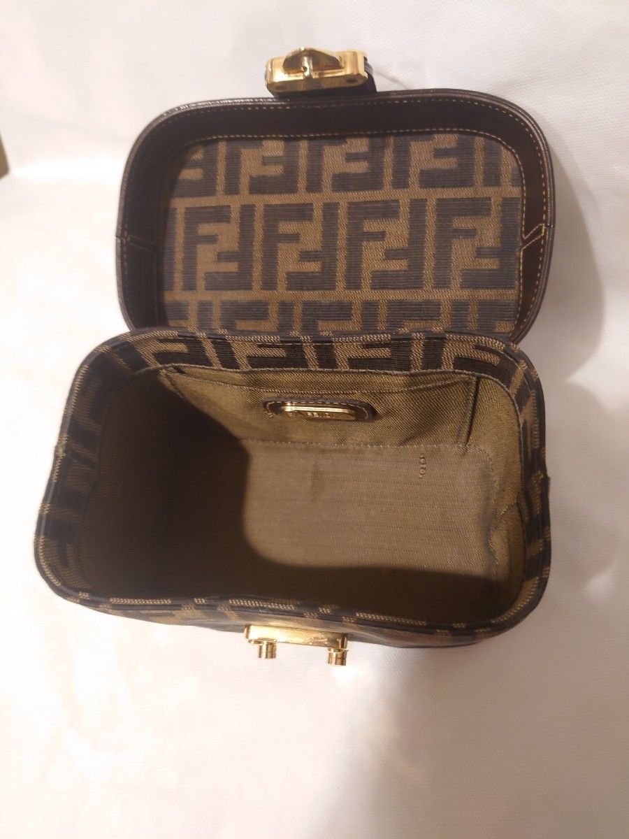 美品 FENDI フェンディ ズッカ バニティ ハンドバッグ 美品 FENDI フェンディ ズッカ バニティ ハンドバッグ